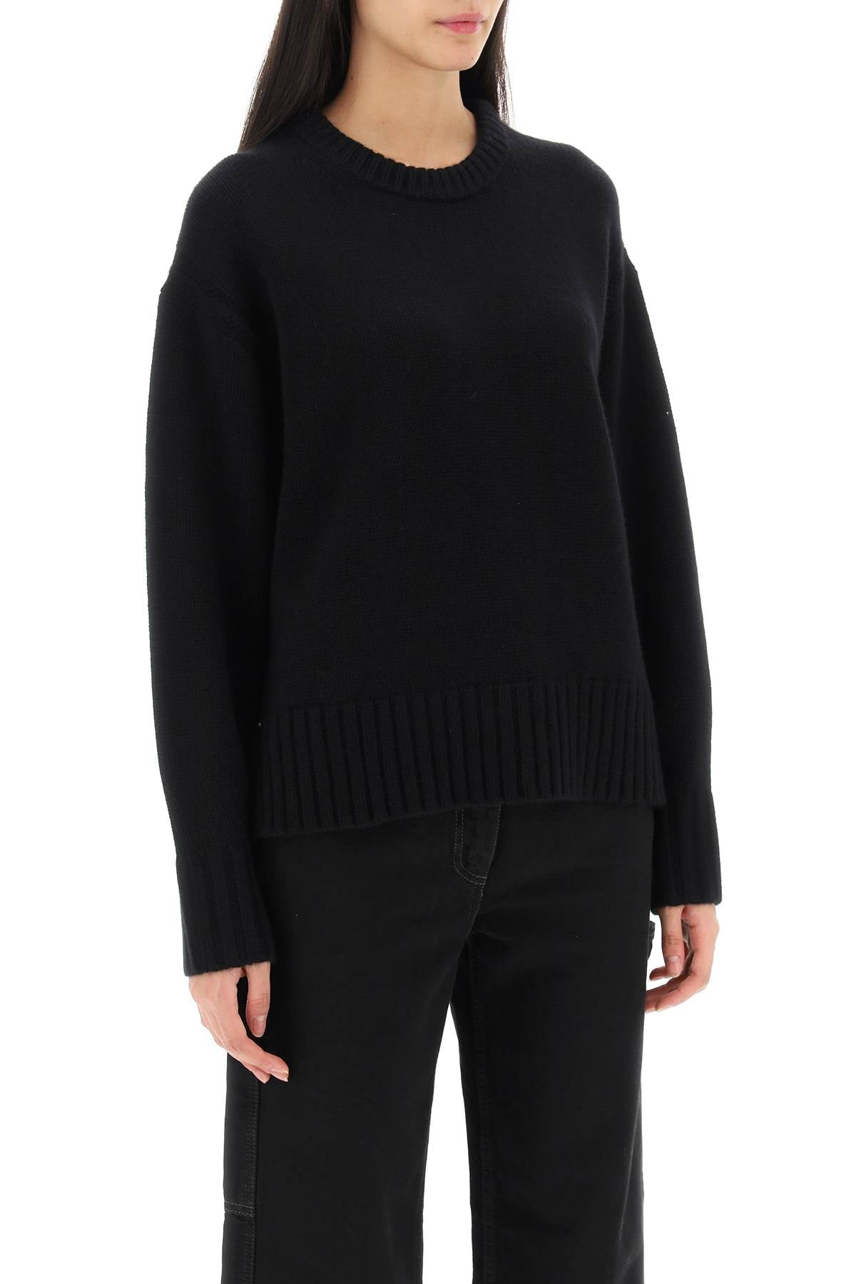 Luxurious Cashmere Sweater for Women in Black | Oversized Fit | Tuck-Stitch Detailing