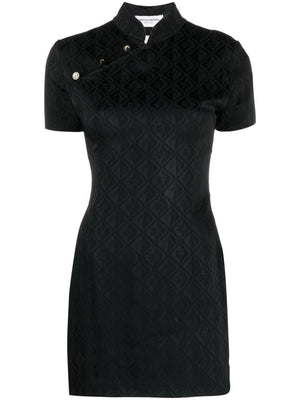 黑色百花織花紋短洋裝，帶歪斜鈕扣和對比色面板設計