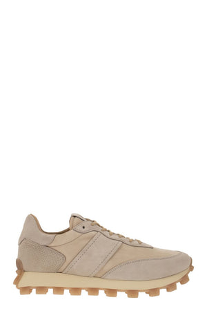 Giày Sneaker Beige Thấp Dành Cho Nam Với Phần Suede Tương Phản