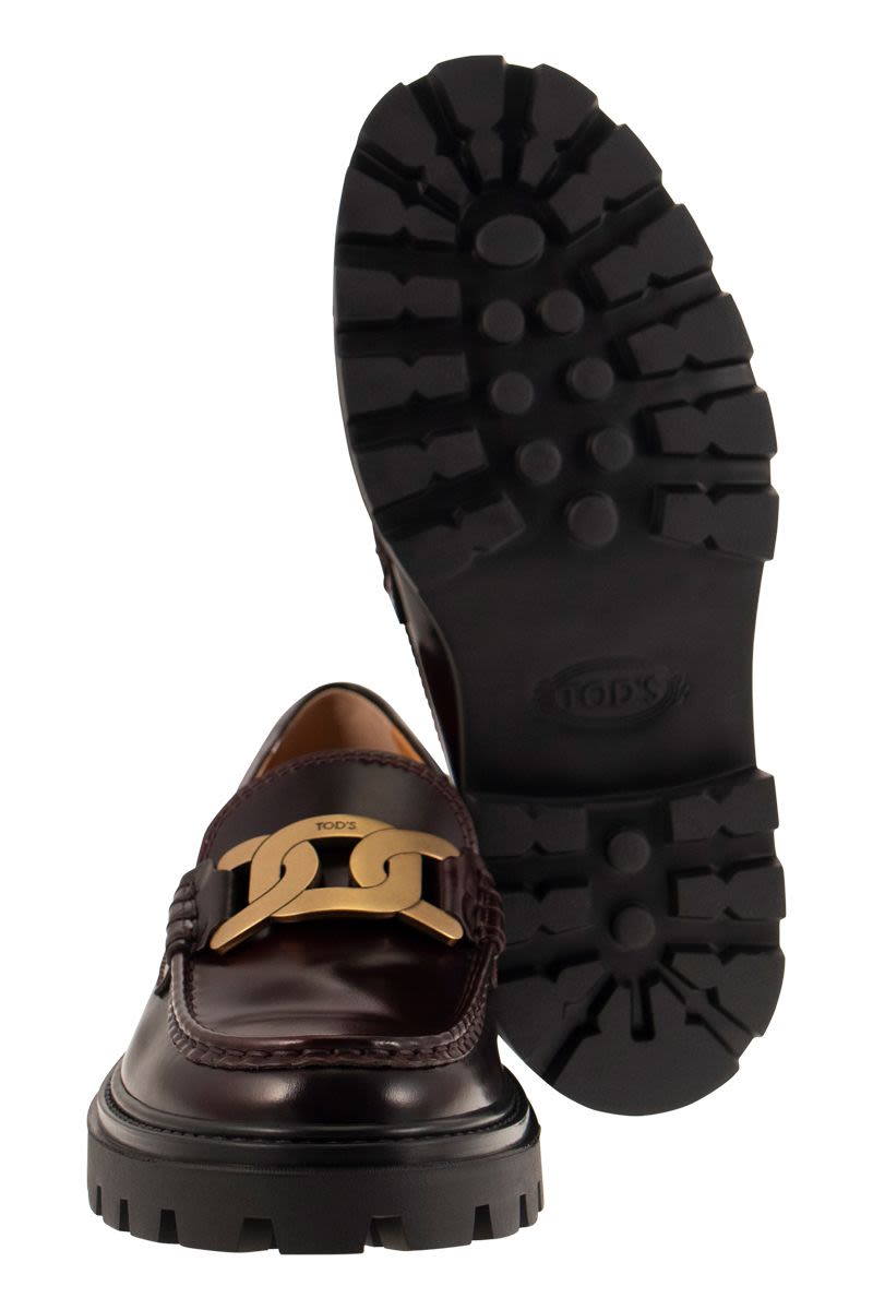 TOD'S Luxurious Leather Logo Loafers for Sophisticated Style