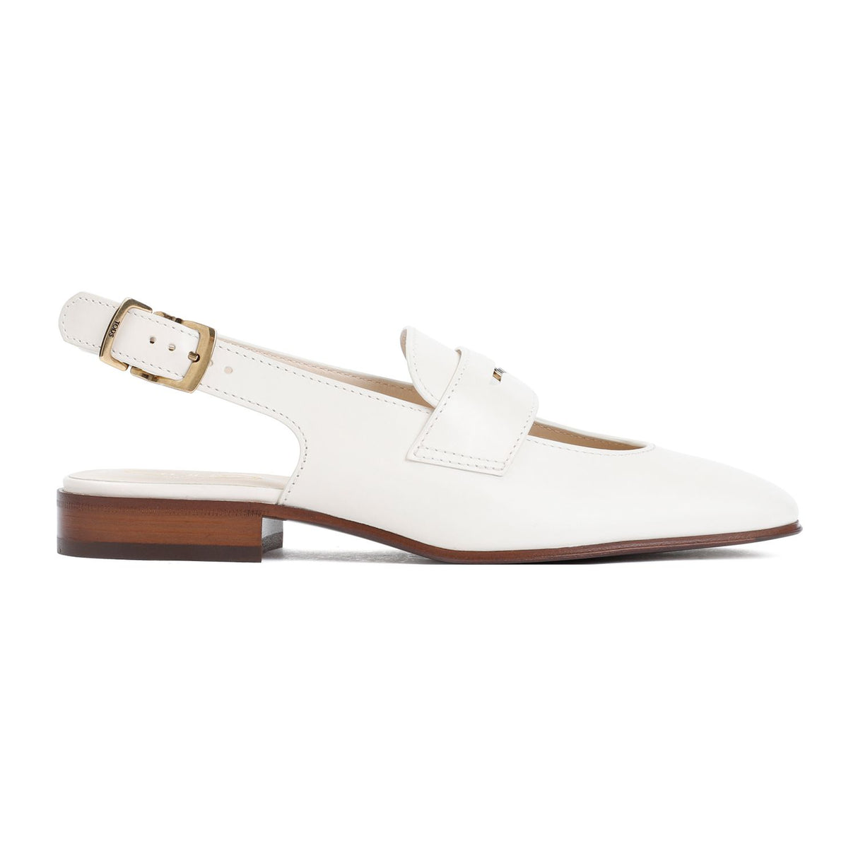 حذاء لوفر نسائي أبيض بتصميم مفرغ من مجموعة ربيع وصيف 2024
