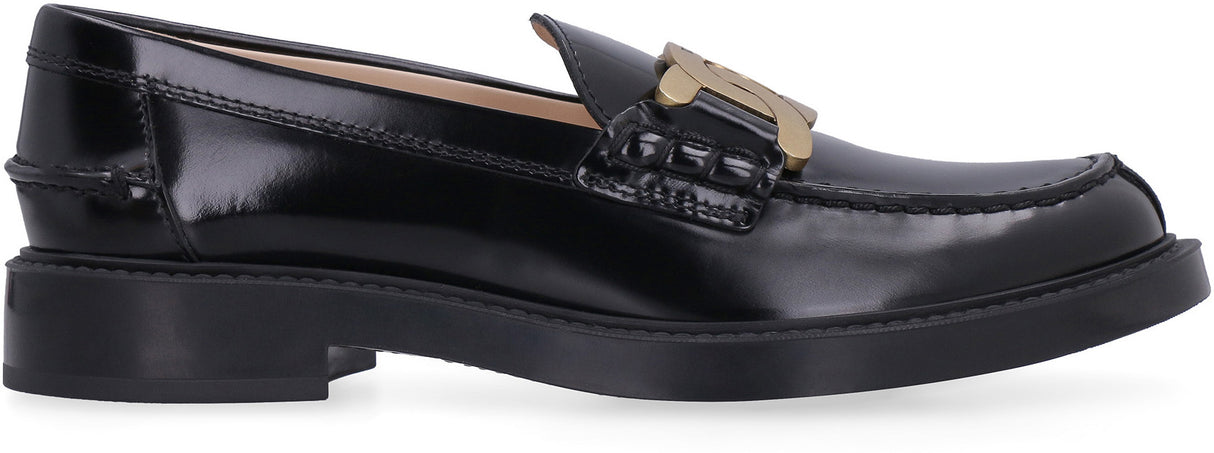 Black Leather Moccasins with Customized Metal Chain and Hand-Stitched Detailing