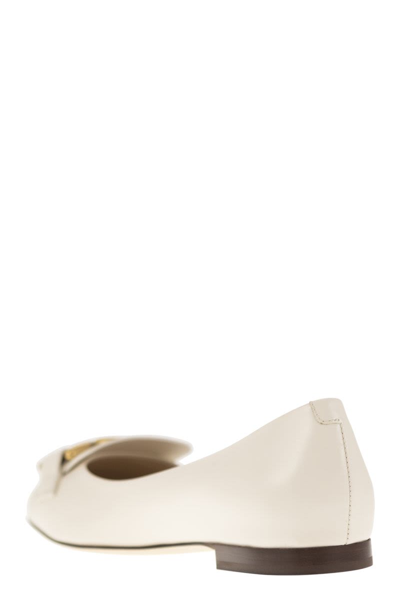 TOD'S Women's Mini Ballerina Flats with Metal Chain Detail