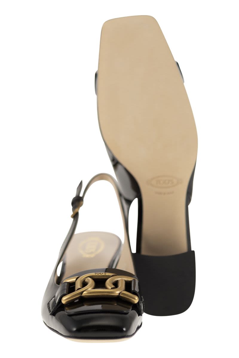 TOD'S Stylish Slingback Pumps with Custom Metal Chain Accessory