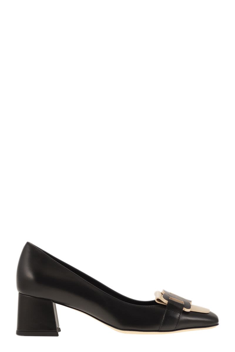 TOD'S Elegant Square-Toe Leather Pumps with Chain Detail, 5cm Heel