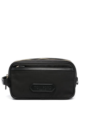 حقيبة يد سوداء بسحاب وشعار العلامة التجارية للرجال اتش اس ٢٤