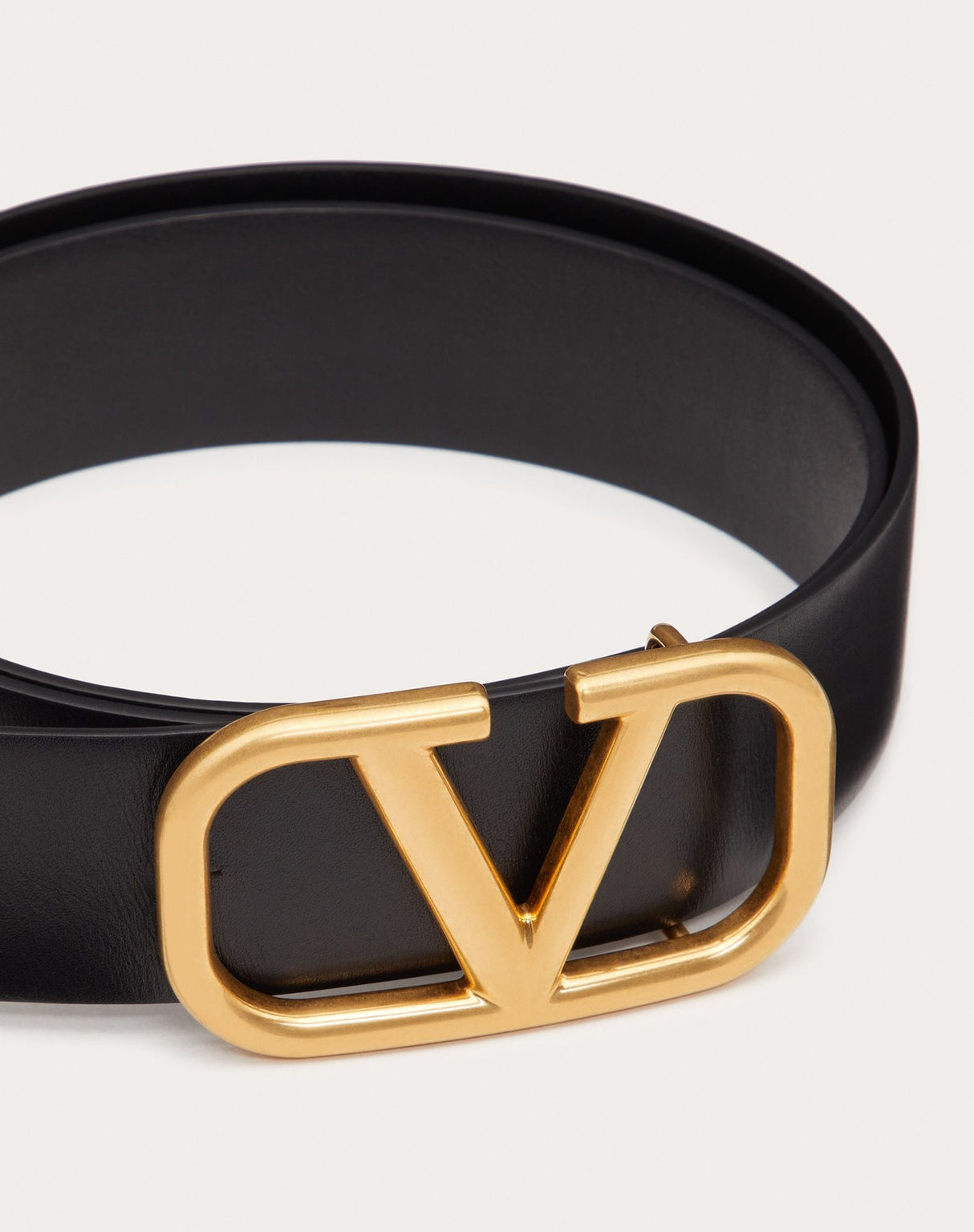 VALENTINO GARAVANI Sleek & Stylish 40mm Belt for Men | Black Color | SS23 Collection