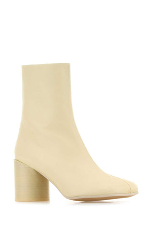 MM6 MAISON MARGIELA Elegant Ivory Leather Ankle Boots with 7 cm Heel